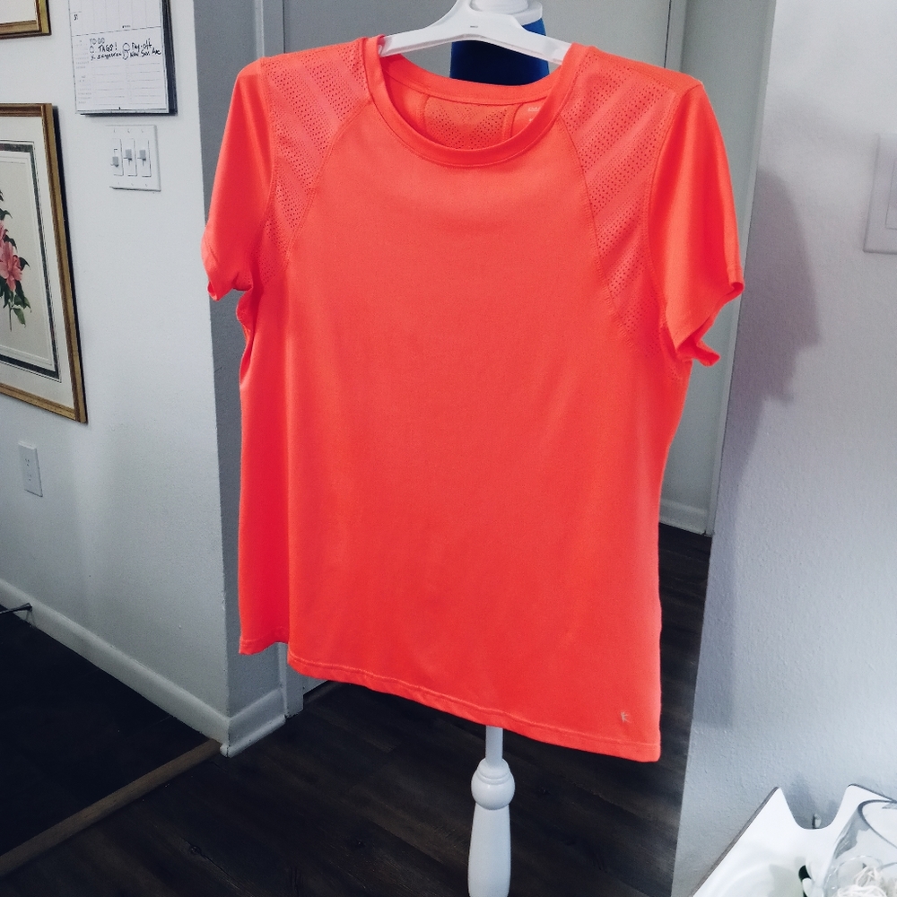 Danskin Now Semi Fitted Workout Shirt Women's Large 12 to 14
